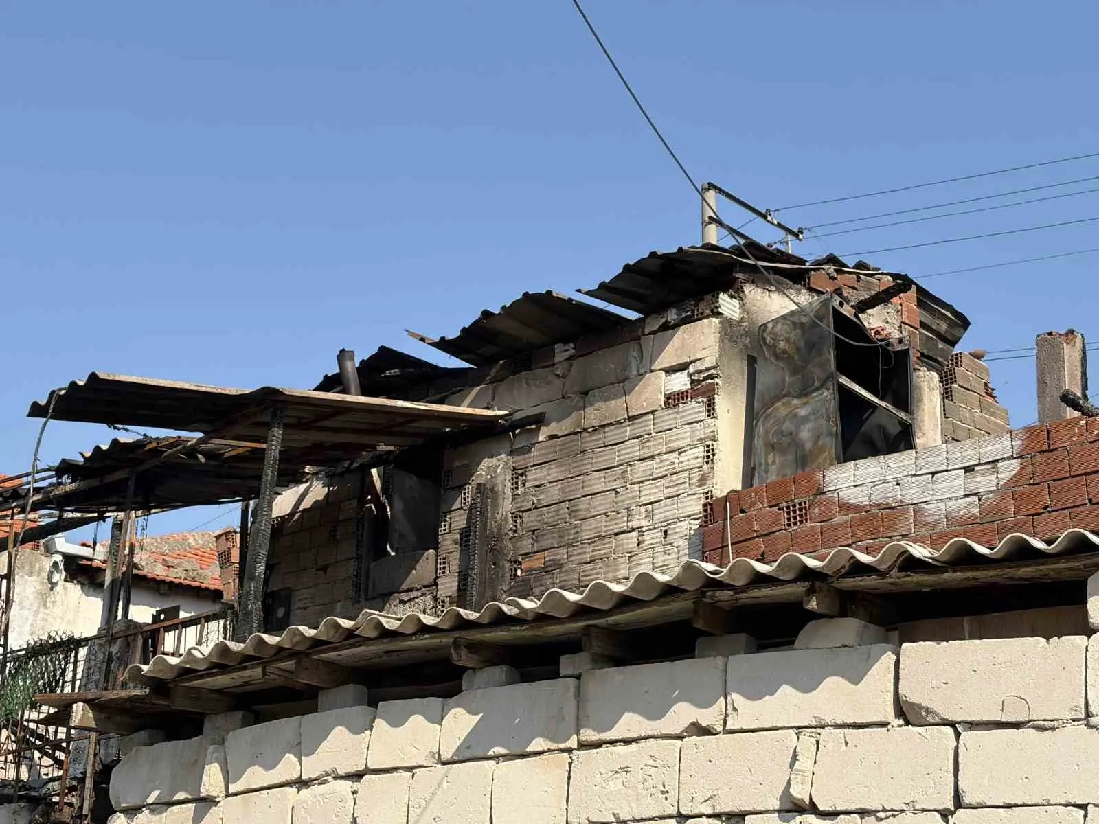 Çiğli’de yürek yakan veda: Doğum gününe sayılı günler kala hayata veda ettiler