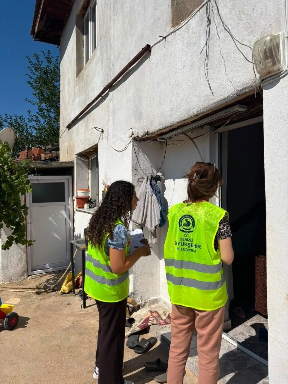 Denizli’de Sosyal Dokunun Röntgeni: Kapı Kapı Gezilerek Mahallelerin Nabzı Tutuluyor
