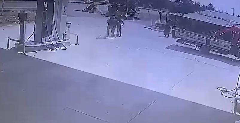 Tavas’ta dehşet anları kamerada: Ailesinin gözü önünde kaçırılan genç kadın JASAT ile kurtarıldı
