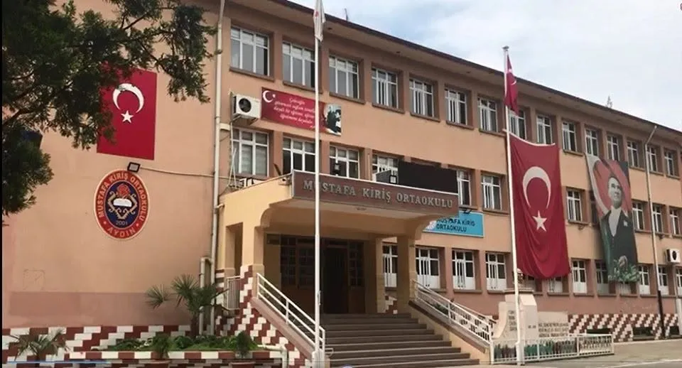 Efeler’de okul binaları için kritik karar: Binlerce öğrenci yeni adreslerine taşınıyor