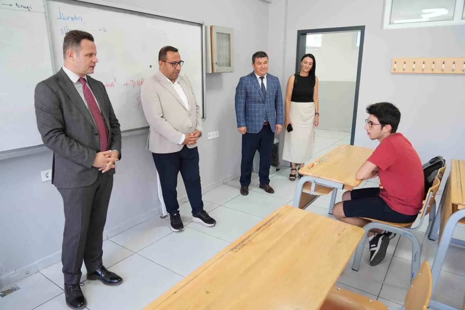 Muğla'da eğitim mesaisi: Tercih döneminde öğrencilere yakın takip