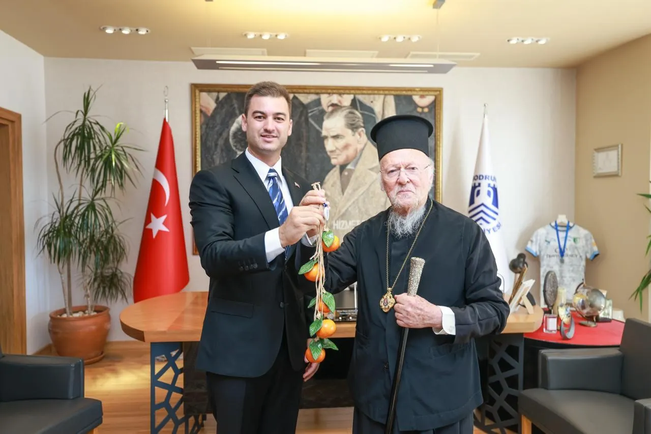 Bodrum’un Kültürel Mirası İçin Anlamlı Buluşma: Patrik Bartholomeos’tan Tarihi Kiliseye Ziyaret