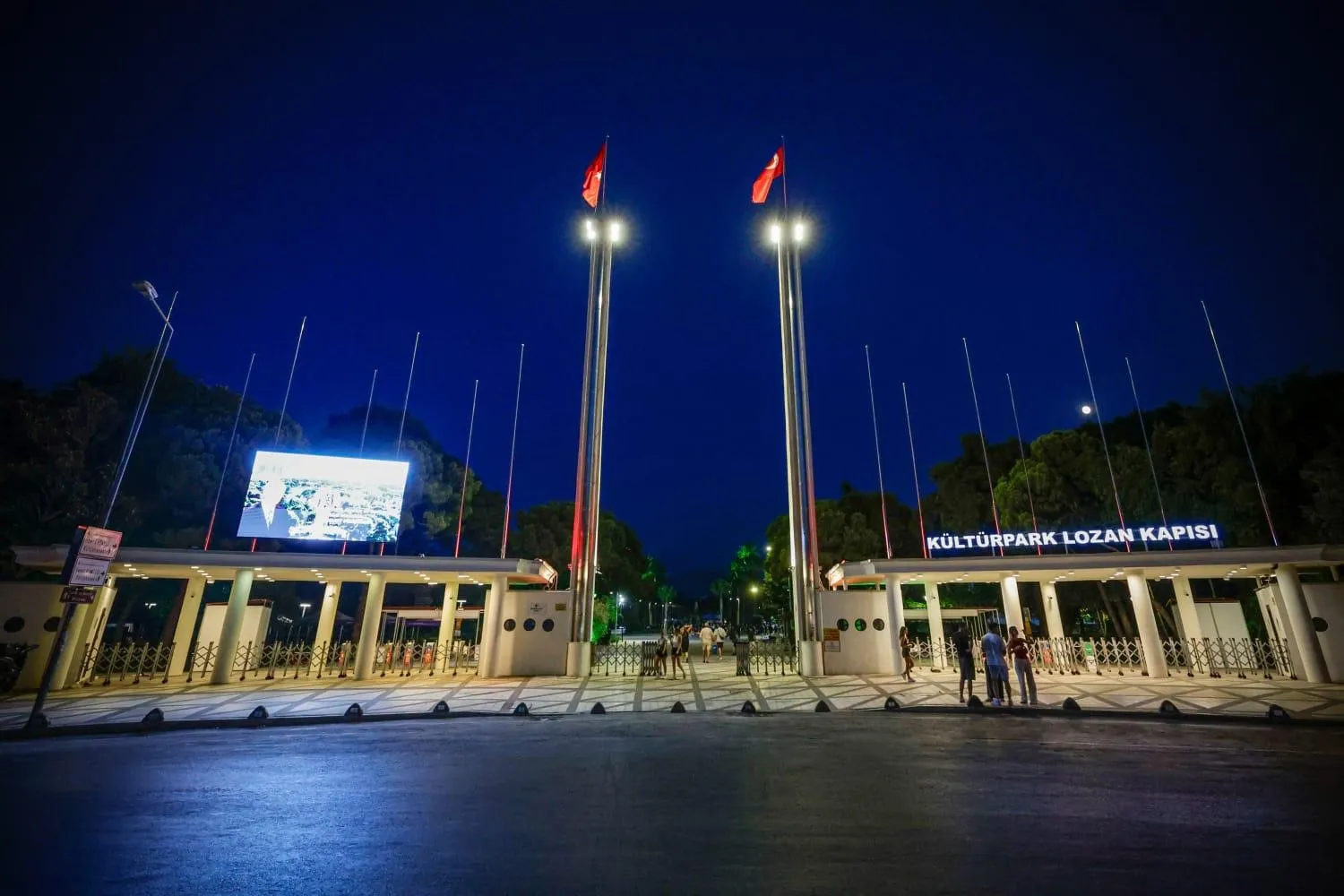 Piriştina'nın Vizyonu Kültürpark'ta LED Ekranla Ölümsüzleşti
