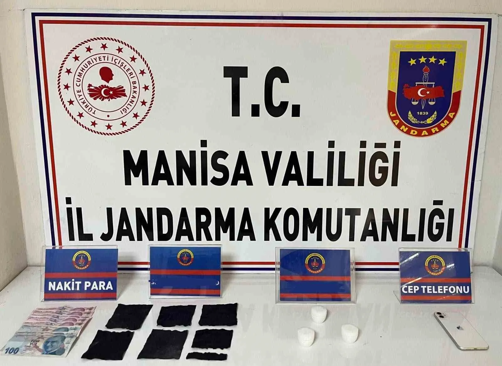 Manisa'da zehir tacirlerine jandarma darbesi: Üç ilçede eş zamanlı operasyon