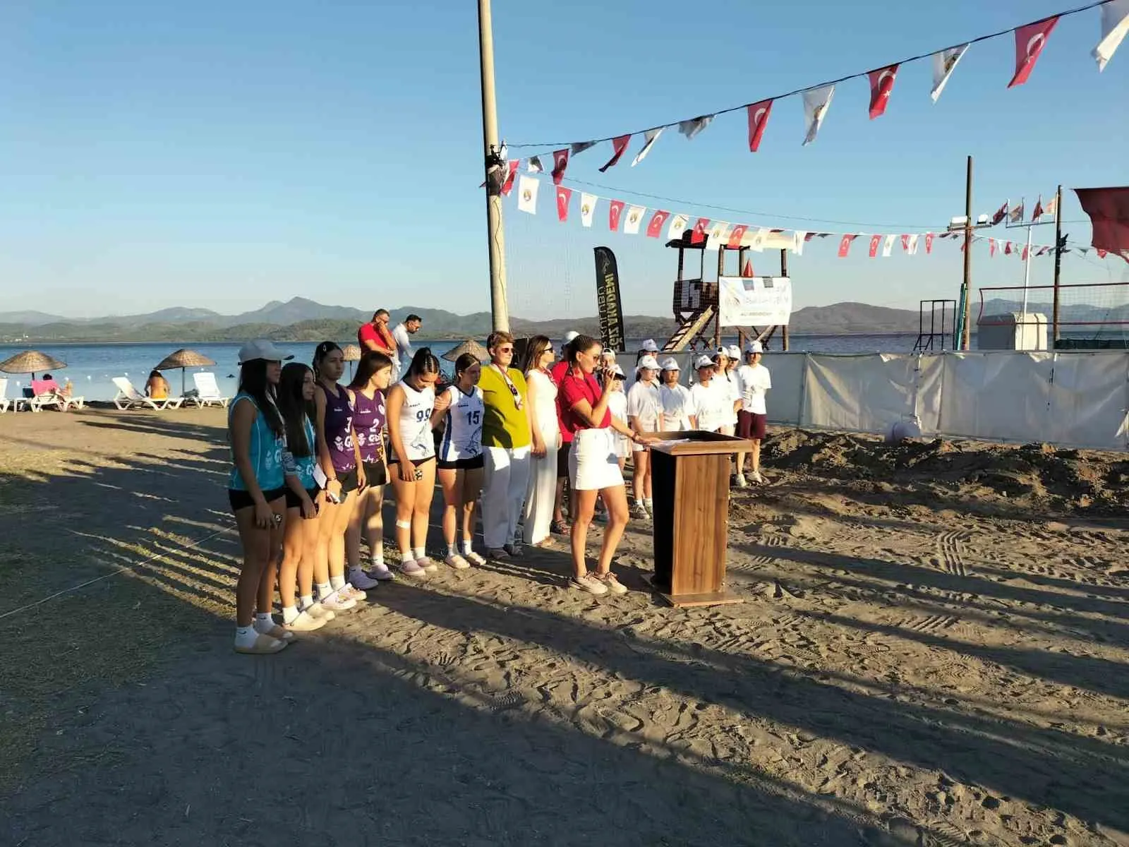 Zafer Kupası için kumlar ısındı: Köyceğiz’de plaj voleybolu şöleni başladı