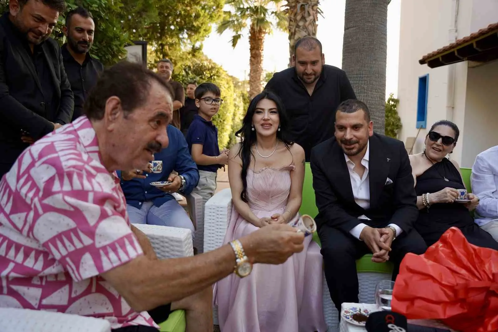 İbrahim Tatlıses’in evinde düğün heyecanı: Manevi kızını böyle uğurladı