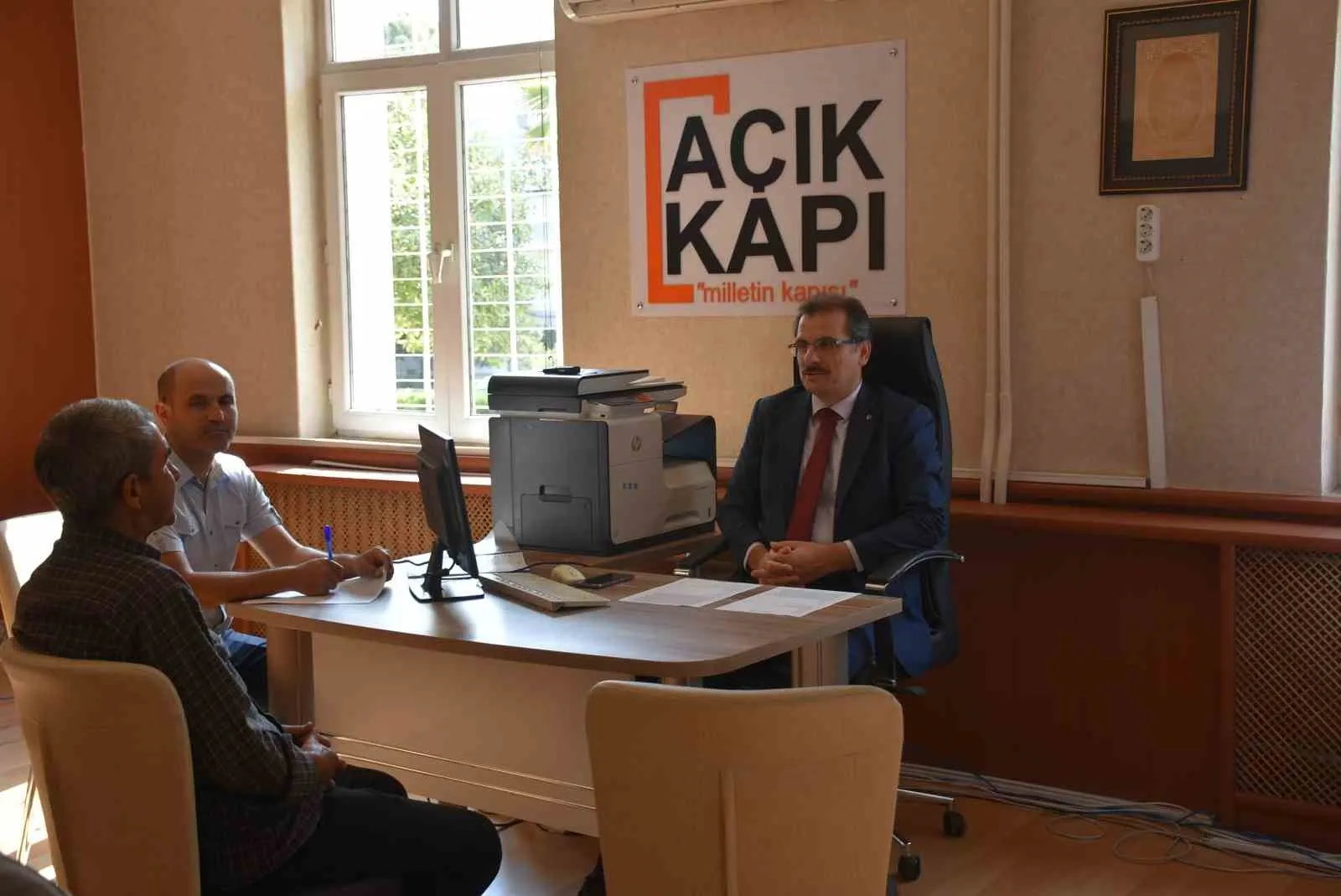 Salihli'de çözümün adresi Açık Kapı: Kaymakam Güldoğan bizzat masada