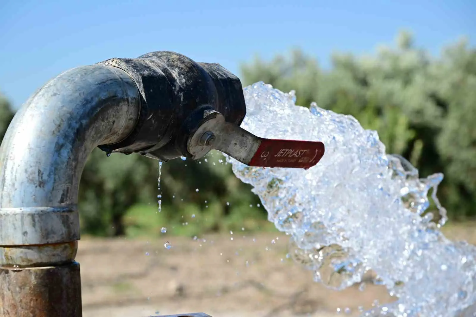 Manisa'da tarımın can damarı açıldı: 2 bin 500 dönümlük arazi suya kavuşuyor