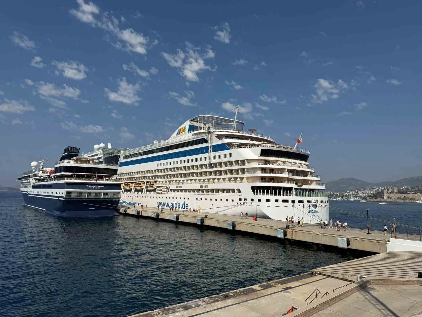 Bodrum limanında kruvaziyer hareketliliği: Dev gemiler rotayı Ege’ye çevirdi