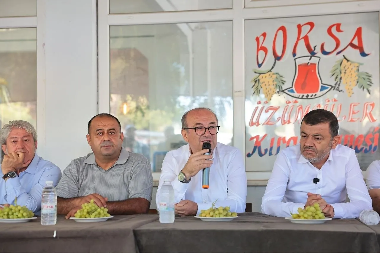 Buldan’da Üzüm Üreticisinin Yüzü Gülecek: Başkan Çavuşoğlu’ndan Taban Fiyat ve Destek Müjdesi