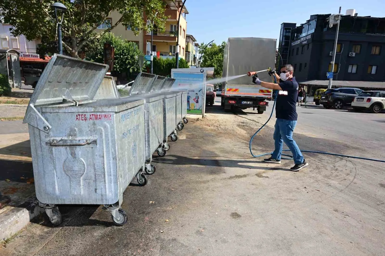 Manisa'da hijyen operasyonu: Sokaklar derin bir nefes alacak