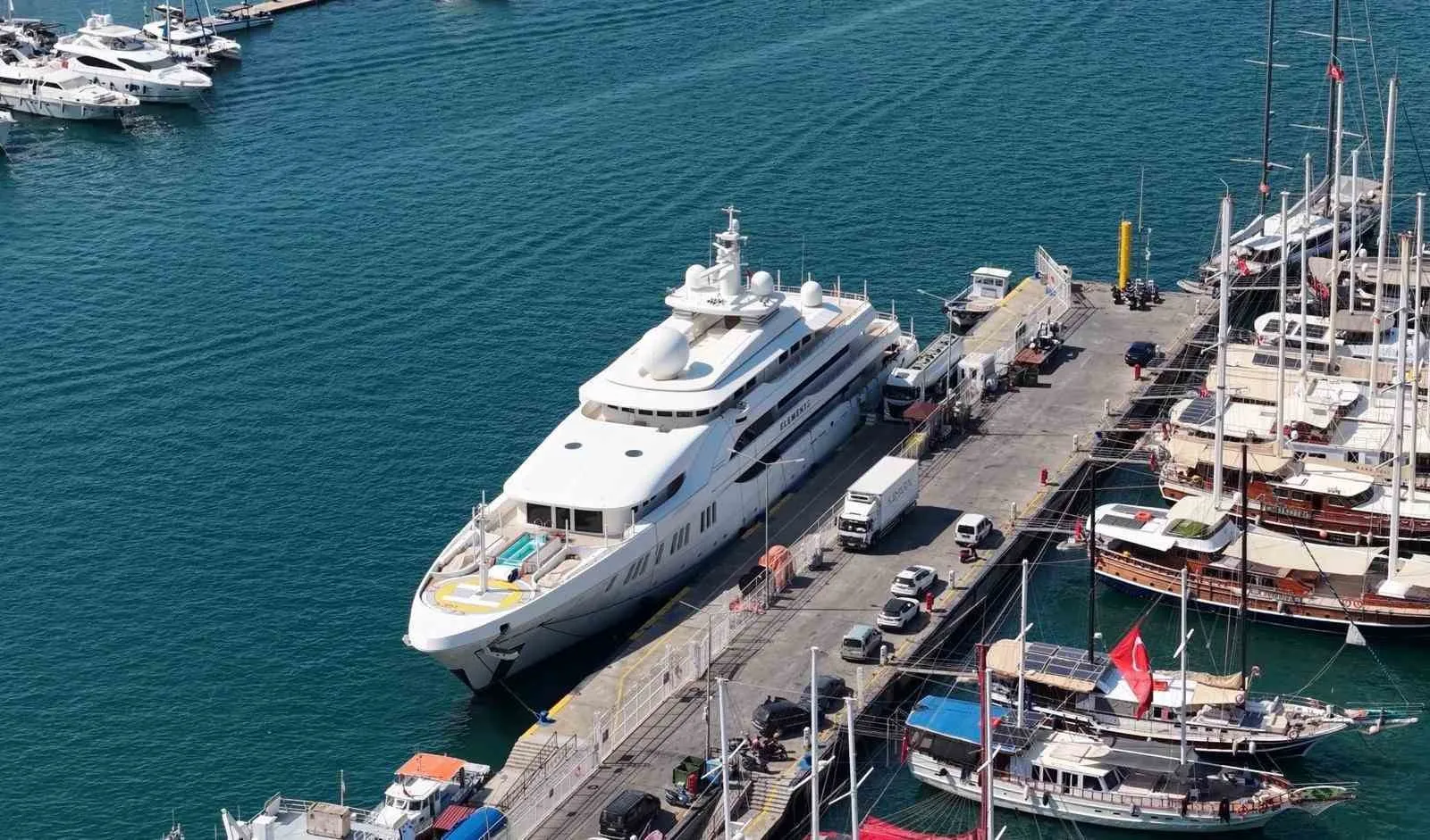 Ege’nin Gözdesi 125 Milyon Dolarlık Dev Yat, Fethiye’de 100 Tonluk Yakıt İkmaliyle Gündemde