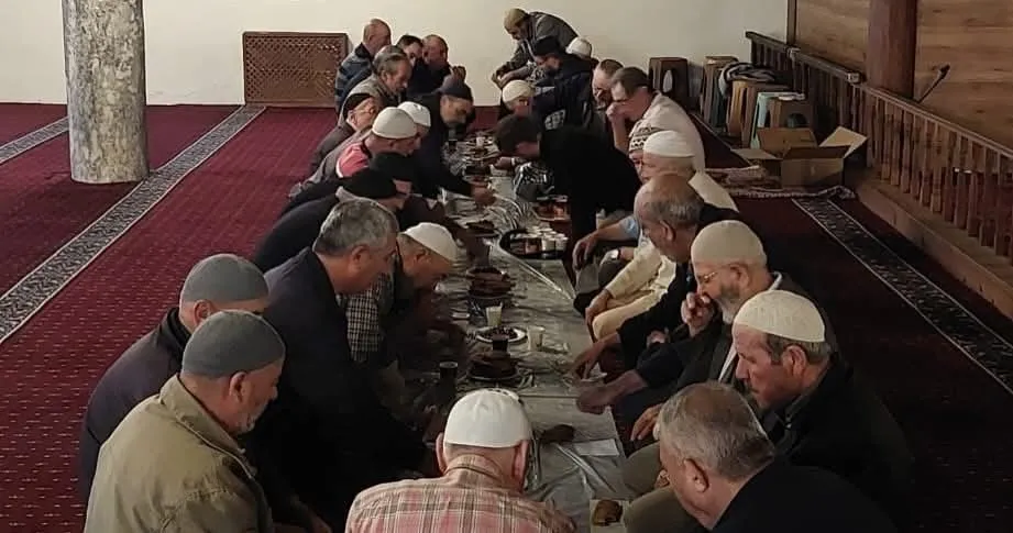 Şuhut'ta Manevi Birlik: Ulu Camii'nde Haftalık Sabah Namazı Buluşması