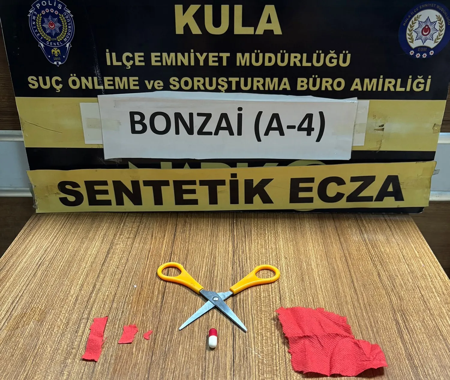 Kula polisinde geniş çaplı operasyon: Zehir tacirlerine ve arananlara geçit yok