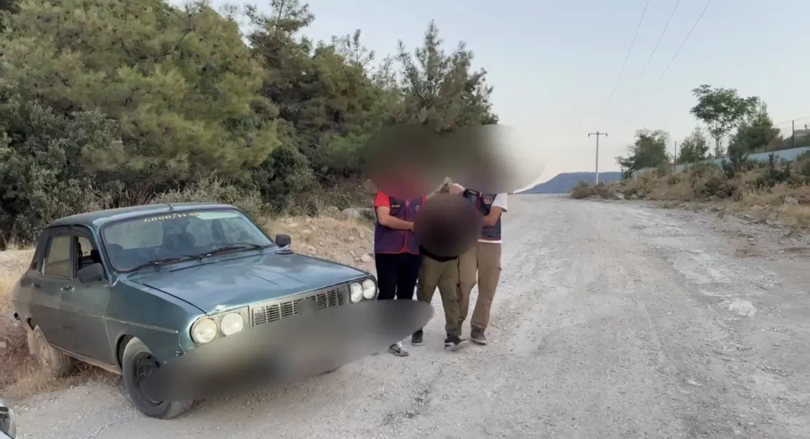 Tavas’ta dehşet anları kamerada: Ailesinin gözü önünde kaçırılan genç kadın JASAT ile kurtarıldı