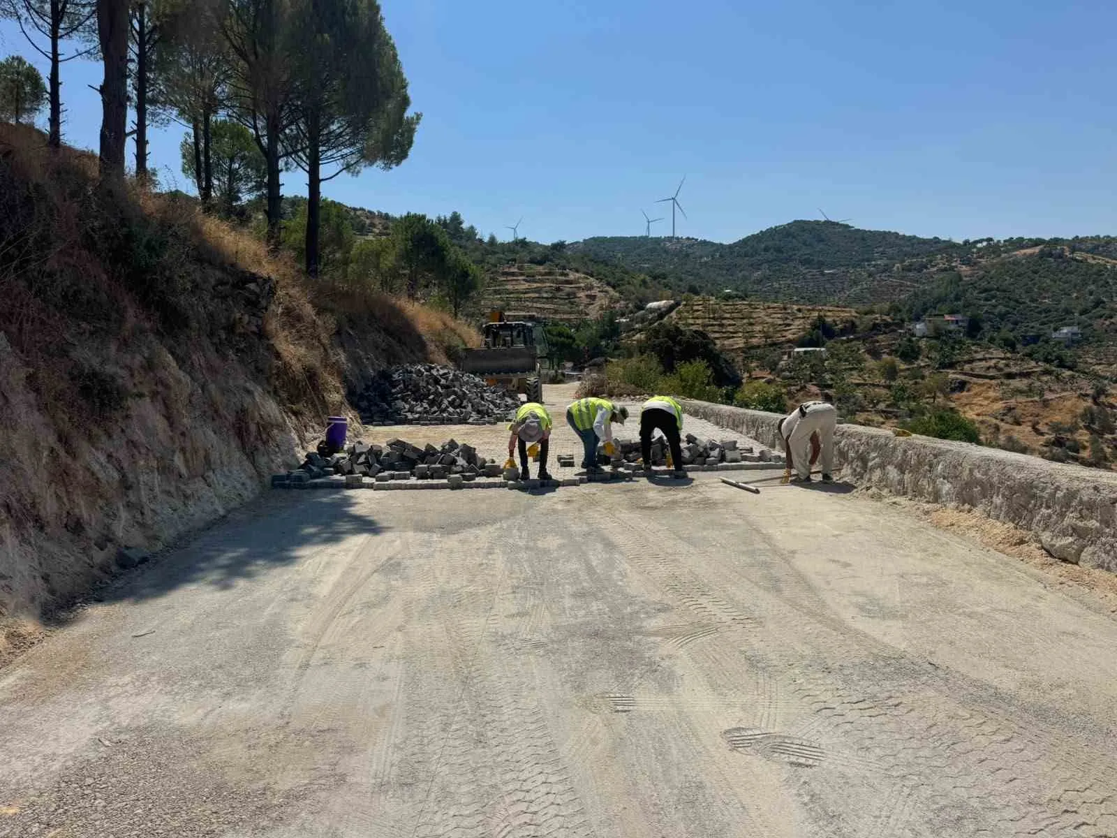 Aydın’da 17 İlçede Ulaşım Seferberliği: Sıcak Asfalt ve Güvenli Yollar İçin Büyük Seferberlik