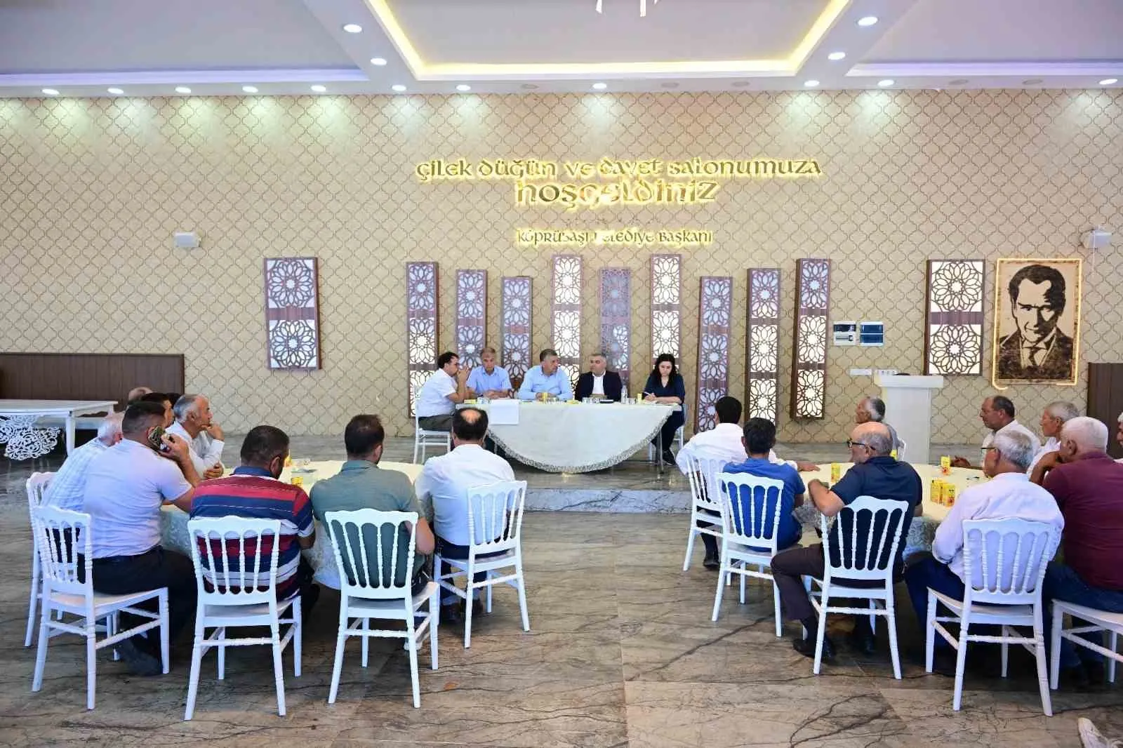 Köprübaşı’nda hizmet trafiği: Muhtarların talepleri için yol haritası belirlendi