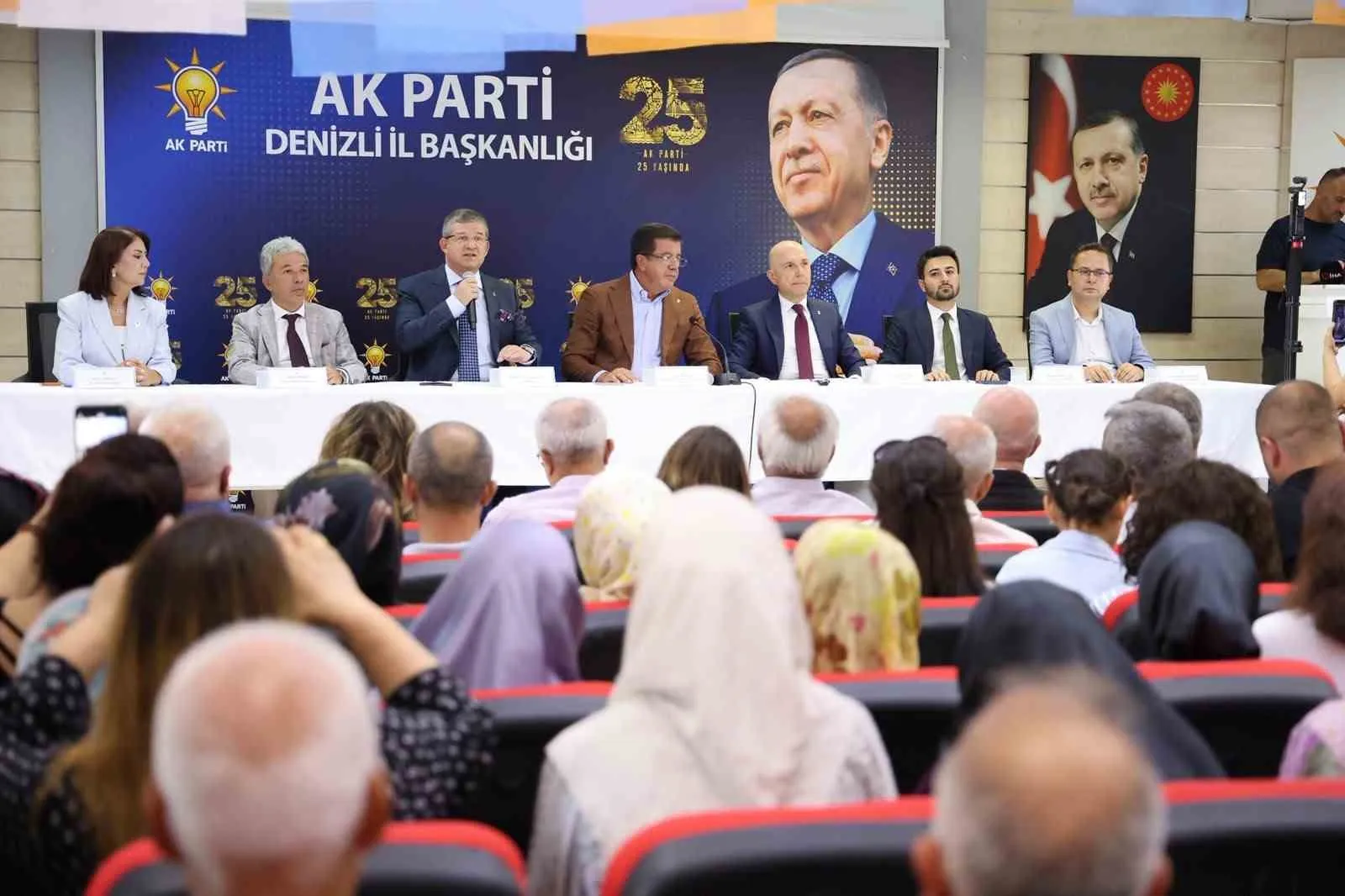 AK Parti Denizli'de çeyrek asır gururu: Milletin emanetiyle geleceğe yürüyoruz