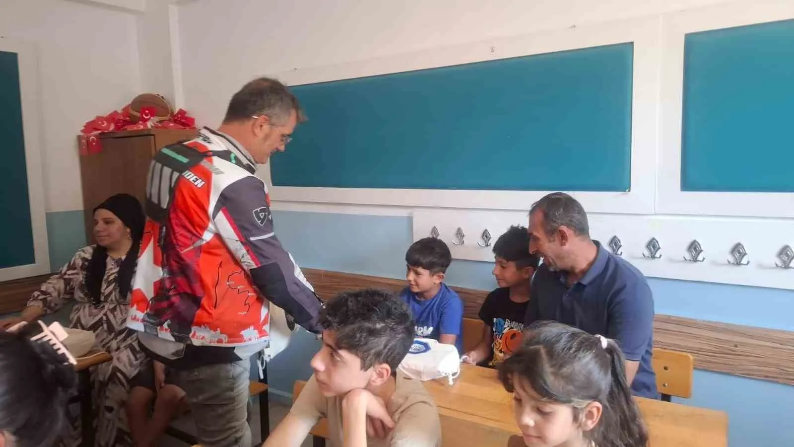 İpek Yolu’nun gezginleri Selçuk’ta: Minik öğrencilerle dünya turuna çıktılar
