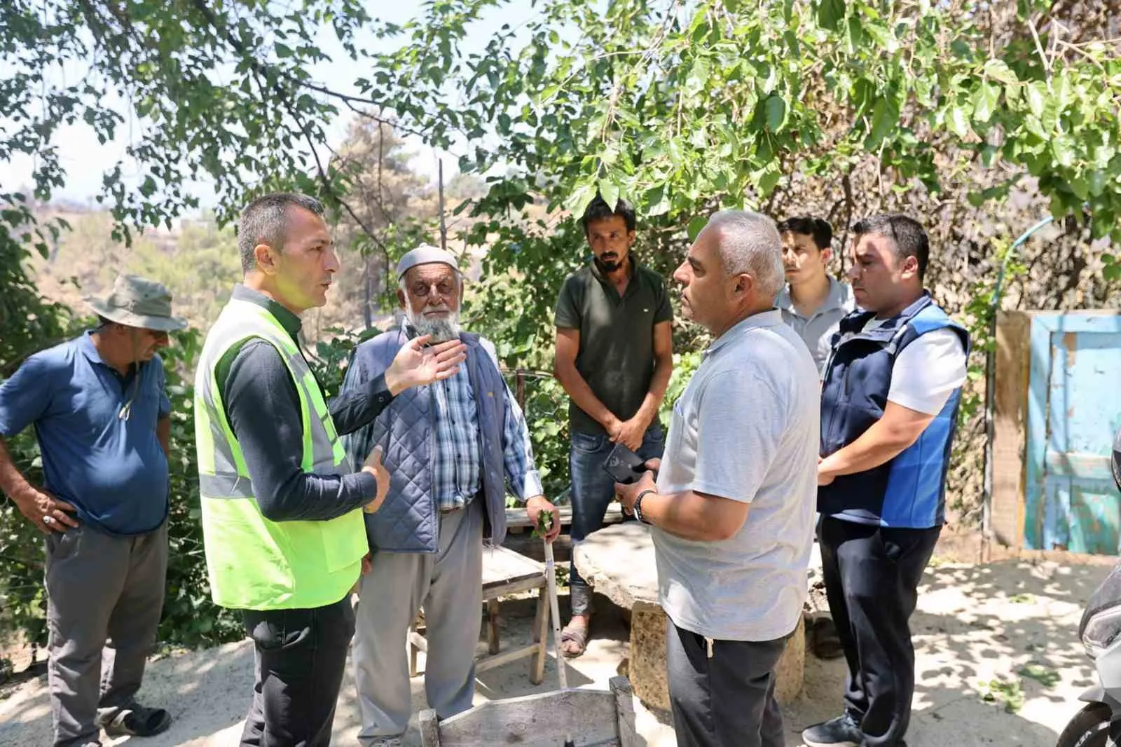 Seydikemer’de yangın mağdurlarına Büyükşehir eli uzanıyor