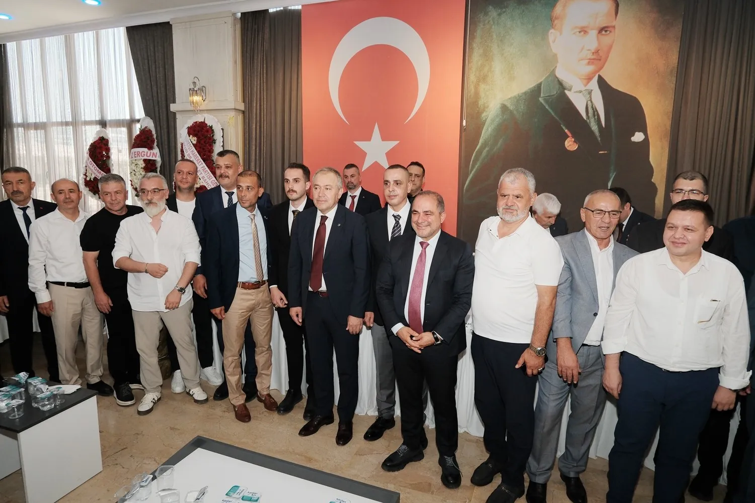 Yunusemre MHP’de bayrak değişimi: Ali Özkan dönemi resmen başladı