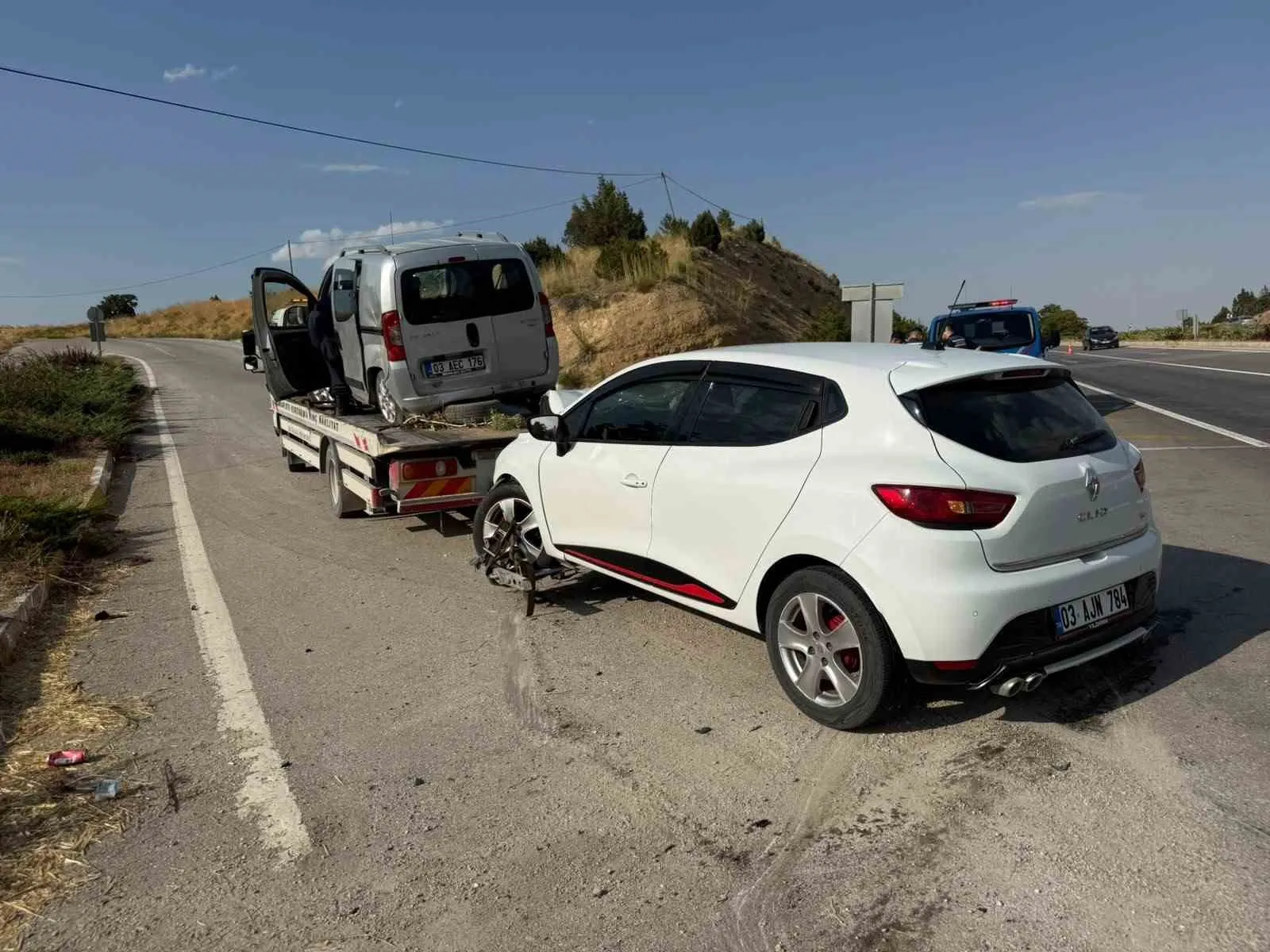 Emirdağ'da yolun sonu kaza oldu: İki araç birbirine girdi, 5 kişi yaralandı