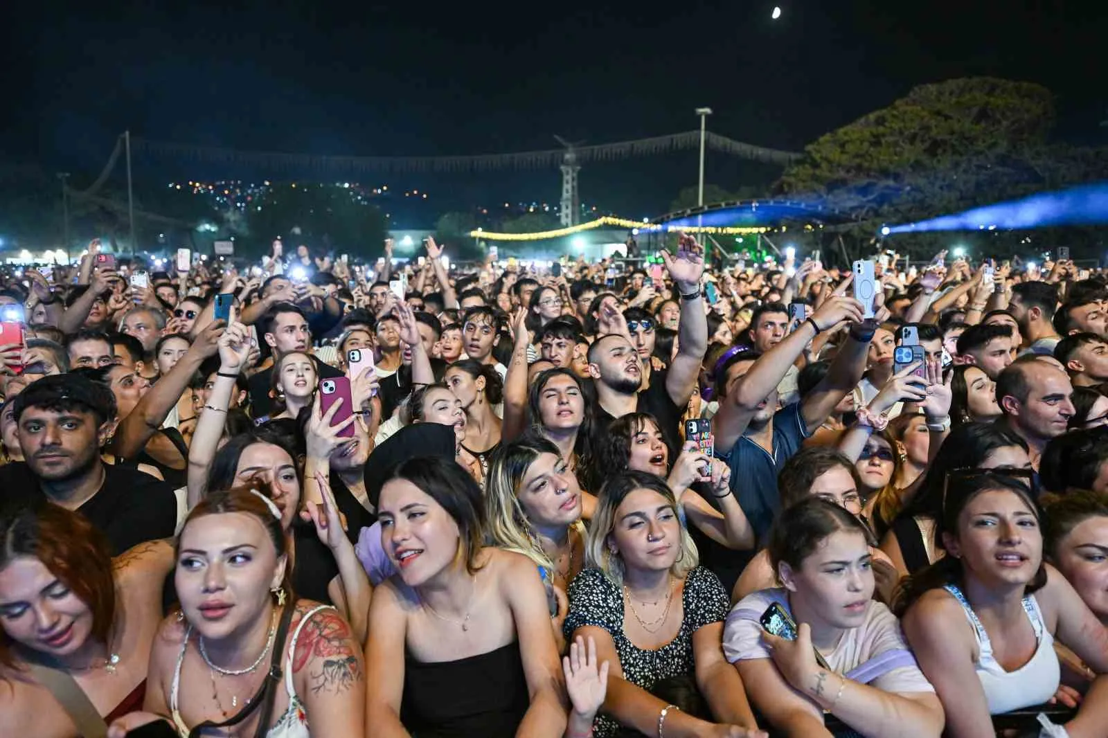 95. İEF’te Çim Konserleri coşkusu: 8 gün boyunca ünlü isimler Kültürpark sahnesinde