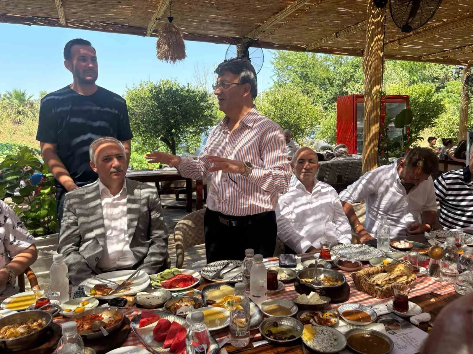 Bodrum'daki Vanlılardan vekillere ulaşım çağrısı: Bir günümüz yollarda geçiyor