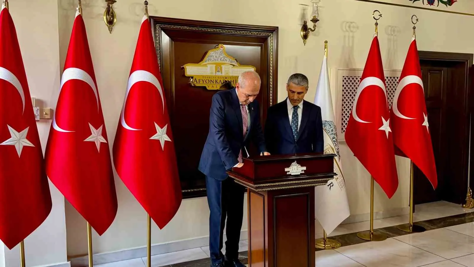 Büyük Taarruz’un 104. Yılında Afyonkarahisar’da Anlamlı Buluşma: Kurtulmuş’tan Valilik Ziyareti