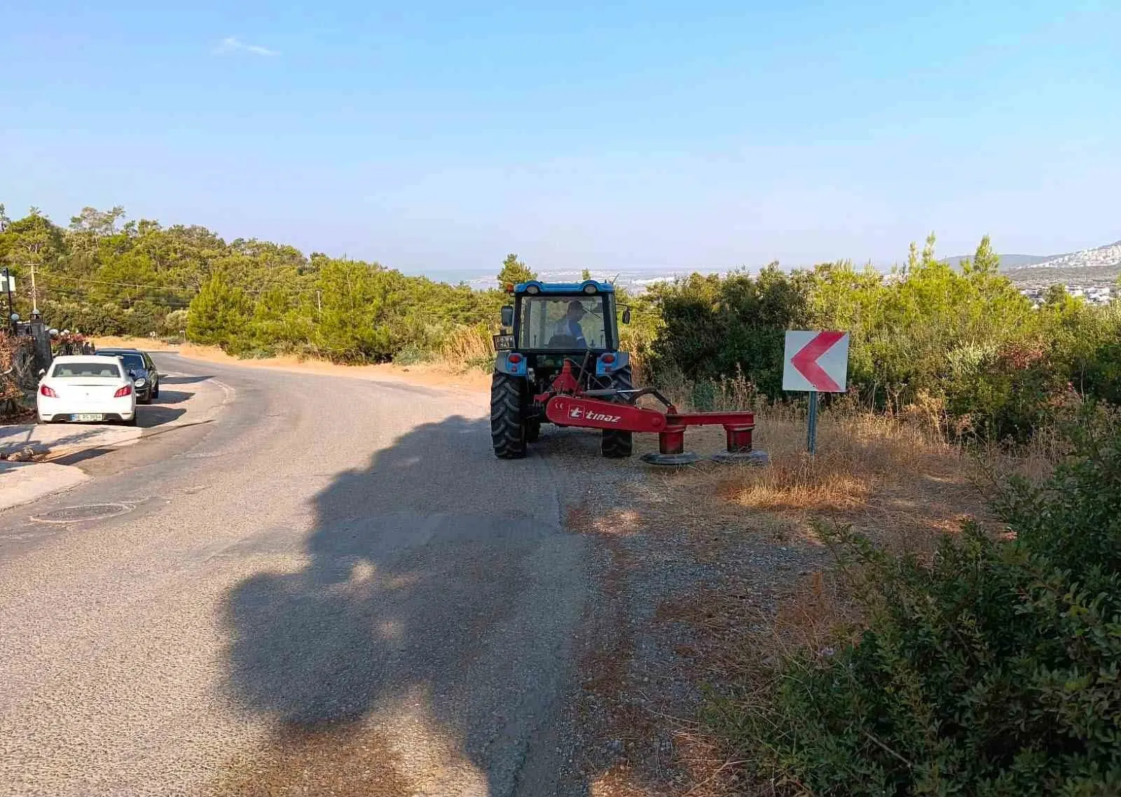 Didim’de estetik dokunuş: Belediye ekipleri dört bir koldan temizlik mesaisinde