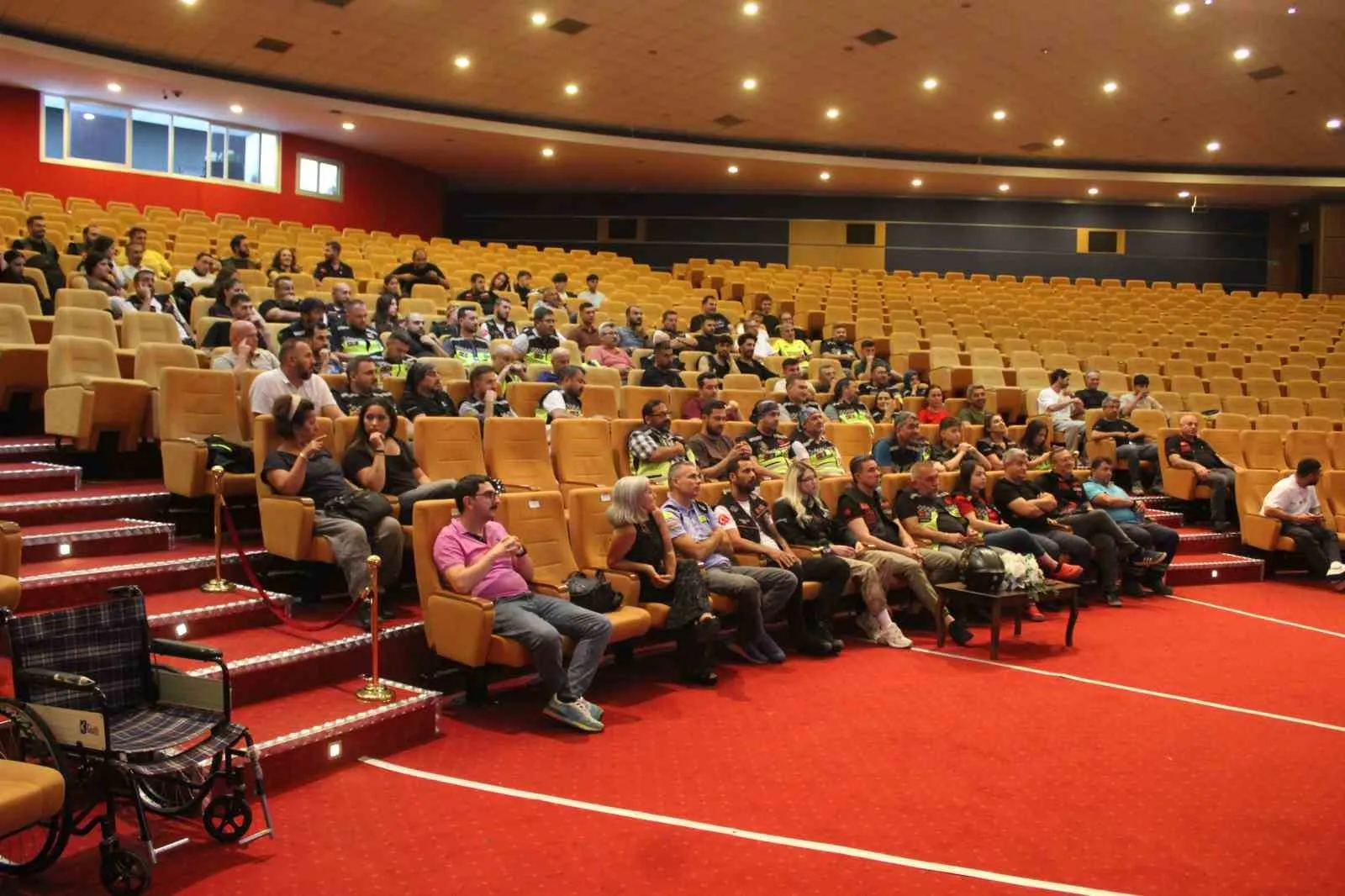 Aydın’da motosiklet tutkunlarına hayati uyarılar: Kaskınız en değerli kaportanız