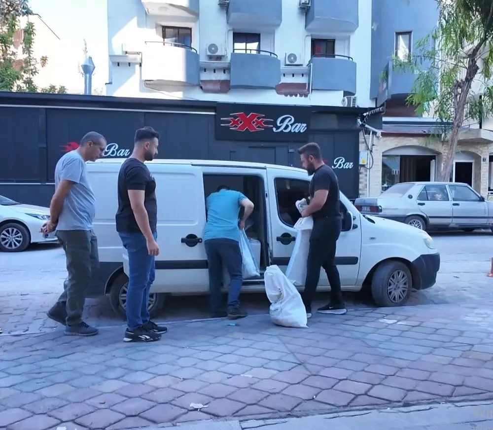 Kuşadası'ndaki rüşvet operasyonunda Tezcan ailesinin ofisine baskın