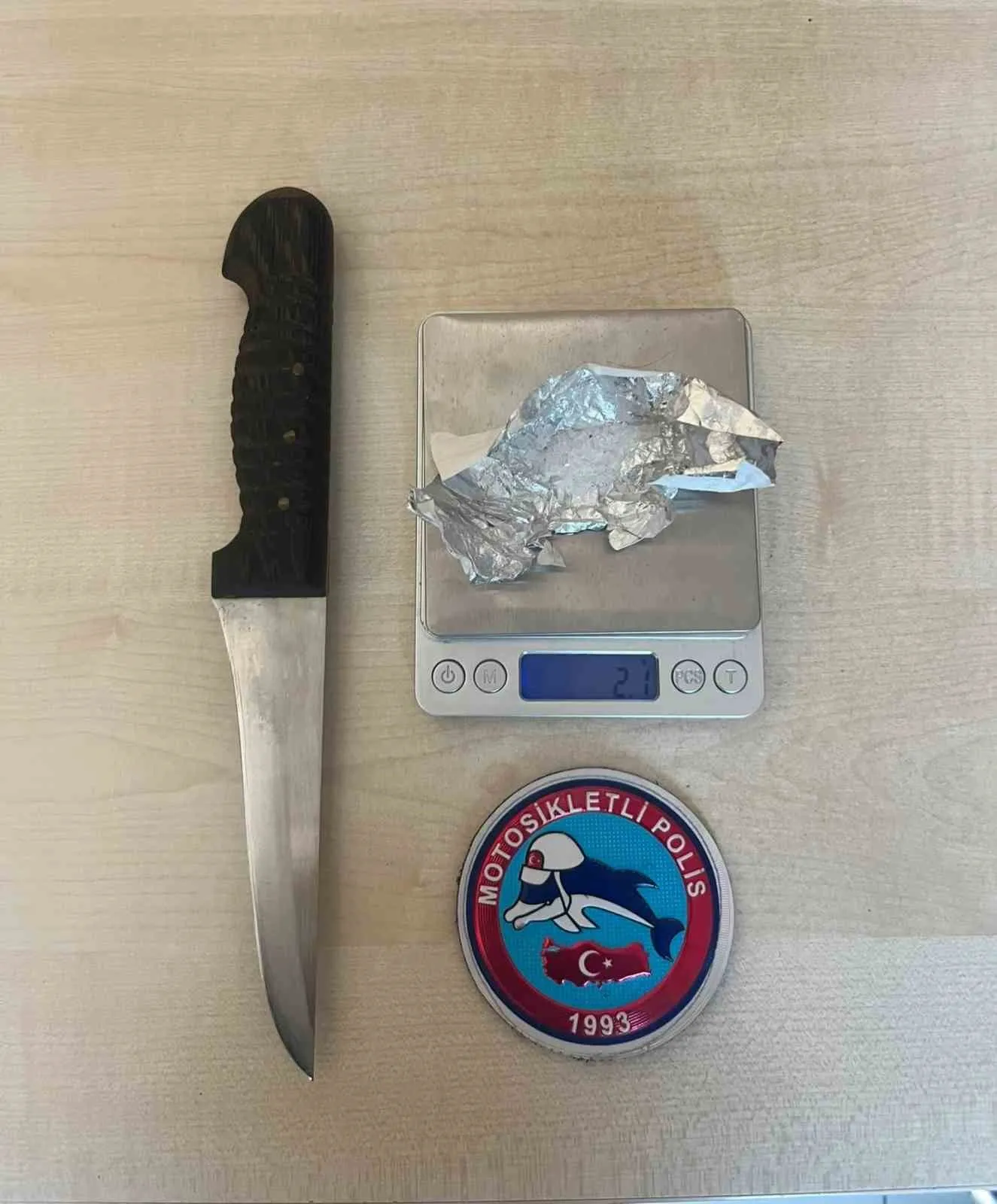Afyonkarahisar’da güvenlik çemberi: 24 firari yakalandı, suç aletleri toplandı