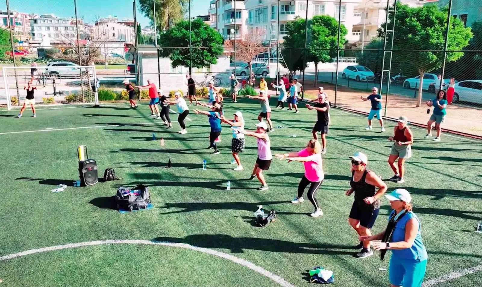 Didim'de güne zinde başlamanın formülü: Açık havada ücretsiz spor dönemi