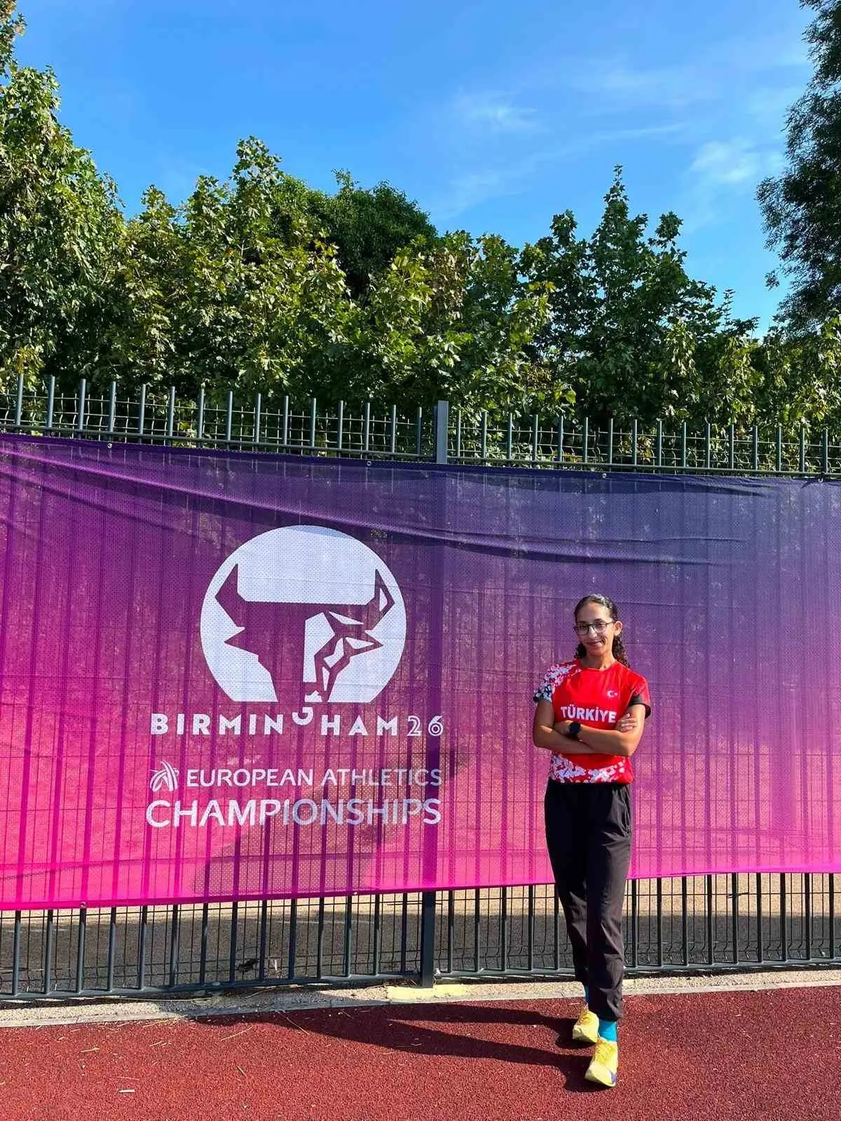 İngiltere pistlerinde Aydın rüzgarı: Esma Öztekin’den rekorlu final