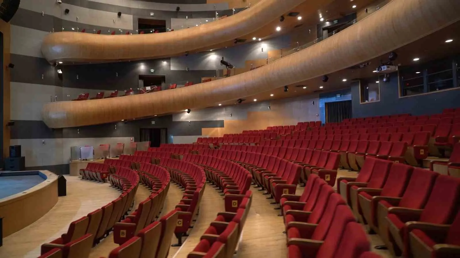 İzmir’in Sanat Vizyonuna Üçüncü Büyük Mühür: Bornova Kültür Merkezi Sahnesini Aldı
