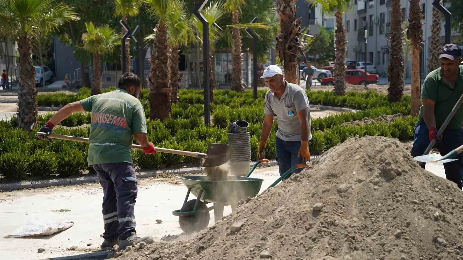 Yunusemre’de fidanlar geleceğe nefes oluyor: Muradiye’ye yeşil dokunuş