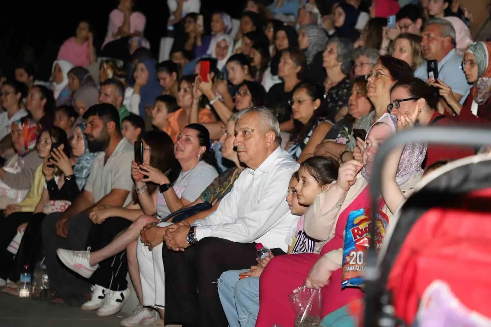 Seyirtepe’de müzik ve dans rüzgarı: Turgutlu gençlik için buluştu