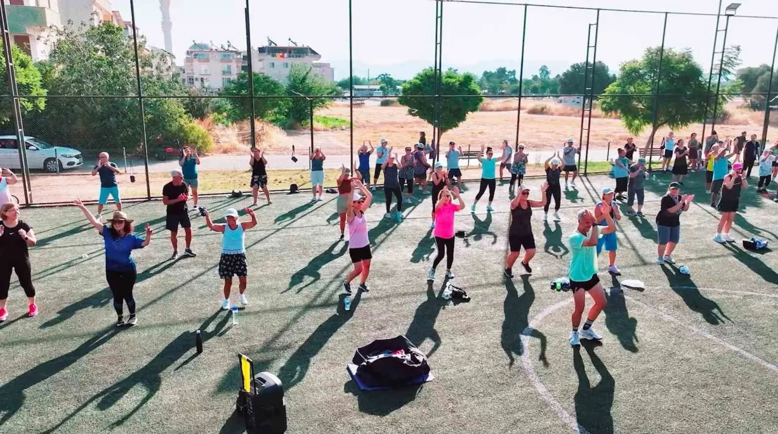 Didim'de güne zinde başlamanın formülü: Açık havada ücretsiz spor dönemi