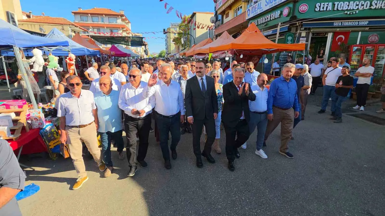 Karacasu’da 37. Festival Coşkusu: 14 Metrelik Dev Pide Korteje Damga Vurdu