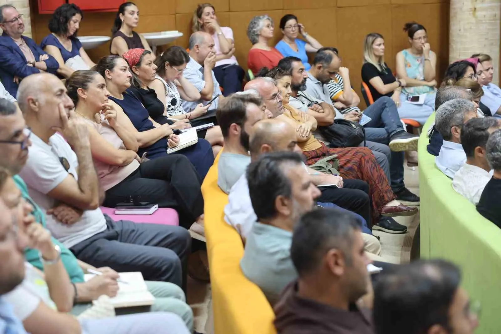 ADÜ'de yabancı öğrenci kayıtları için kritik hazırlık: İdari kadro bilgilendirildi
