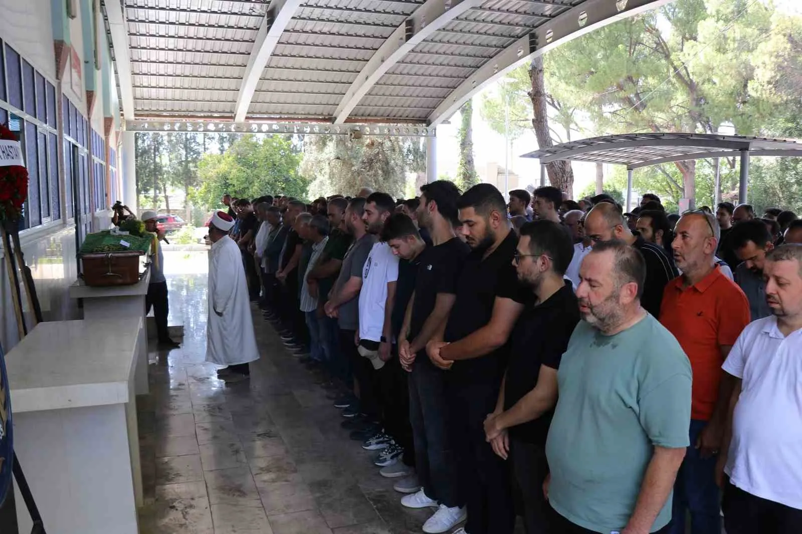 Denizli'de Yaya Faciası: 34 Yaşındaki Arzu Acunsöz Son Yolculuğuna Uğurlandı
