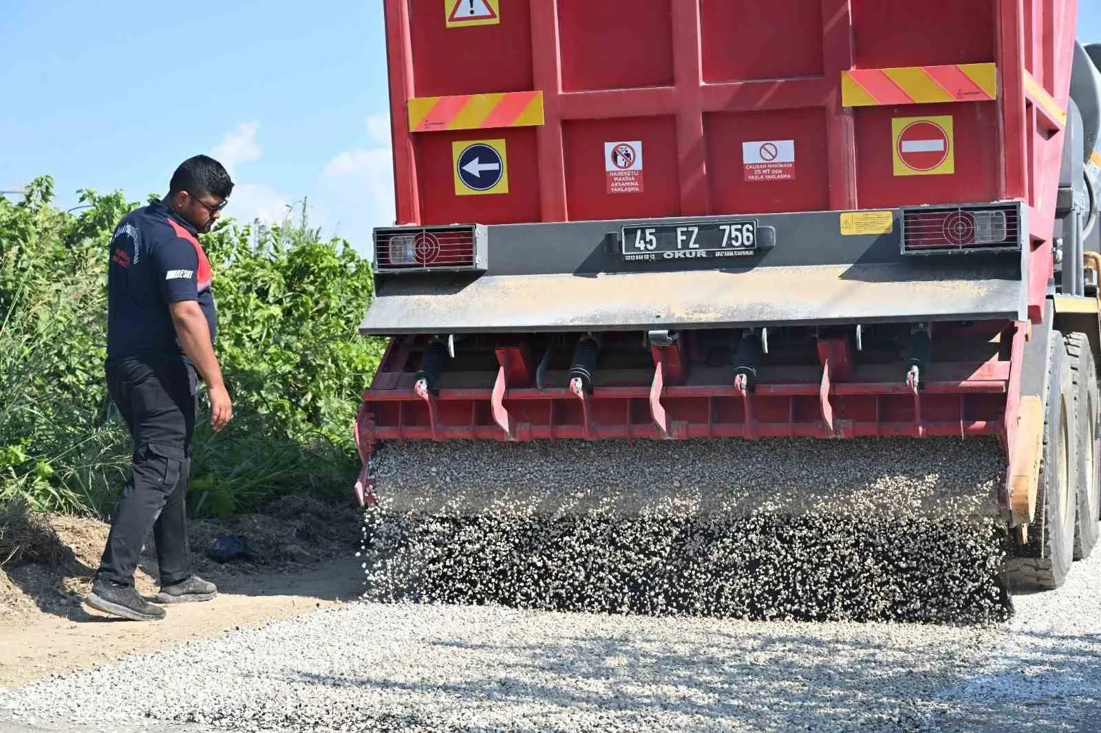 Sarıgöl’de Bağ Bozumu Öncesi 6 Kilometrelik Güzergâhta Konfor Seferberliği