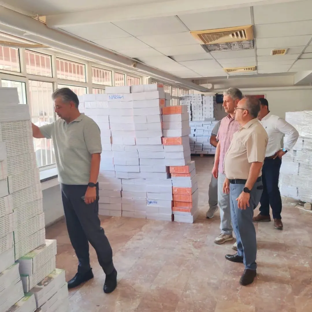 Nazilli'de ders zili öncesi hummalı hazırlık: Kitaplar için tam kadro denetim