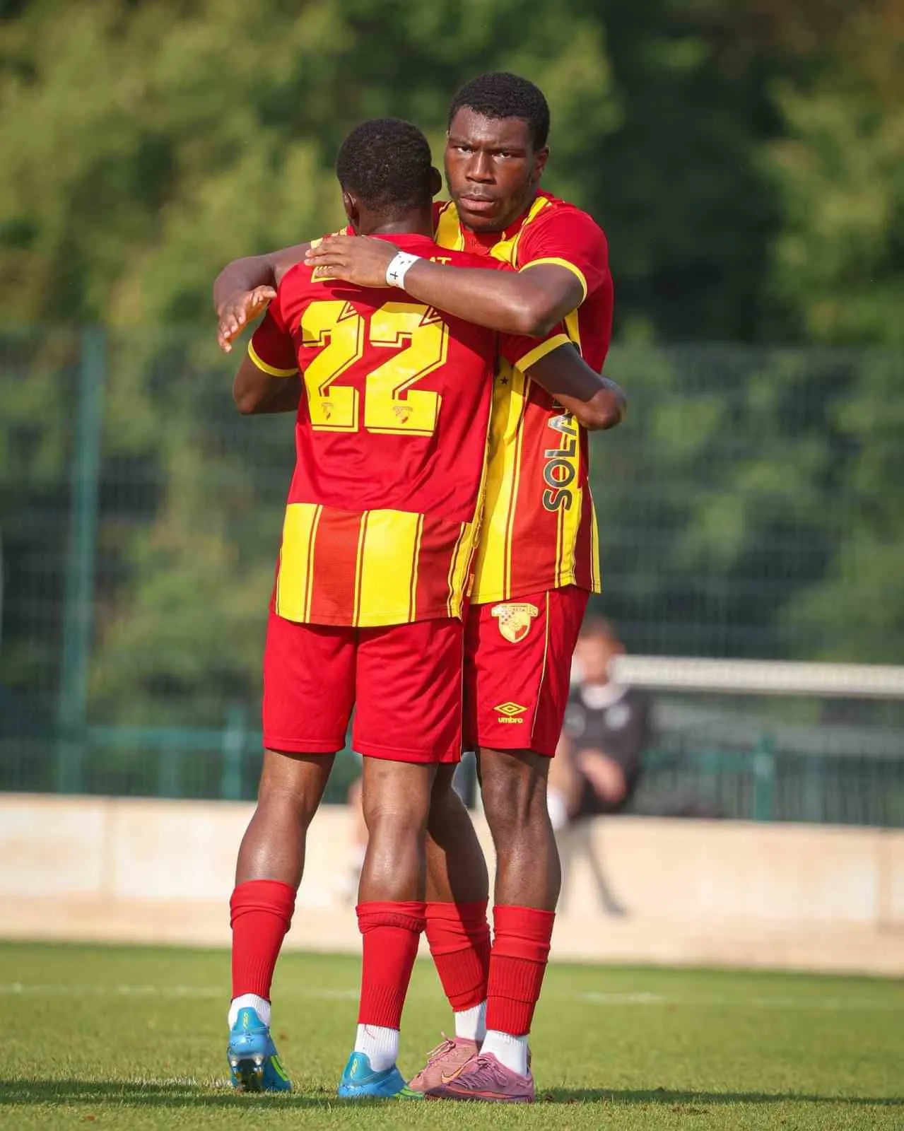 Göztepe tribünleri yeni yıldızını bağrına bastı: Sinclair Armstrong fırtınası