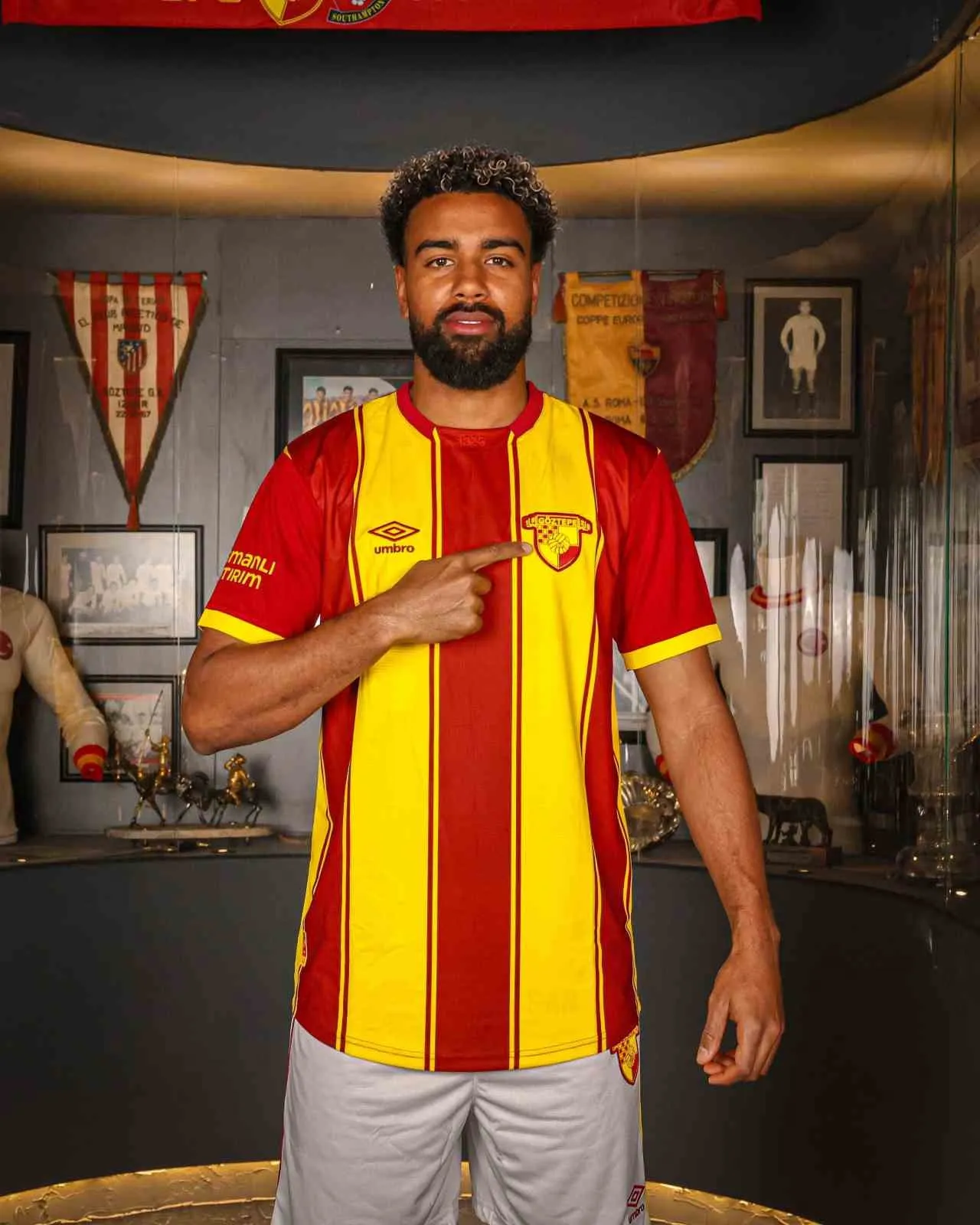 Göztepe’de transfer harekatı: Akonnor ile 8. imza geldi