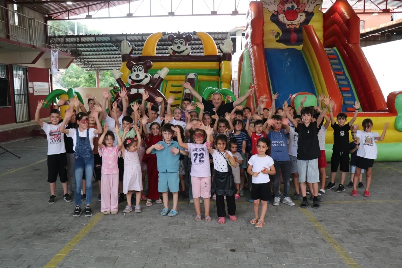 Bozdoğan’da neşe mahalle mahalle geziyor: Sırada Amasya var