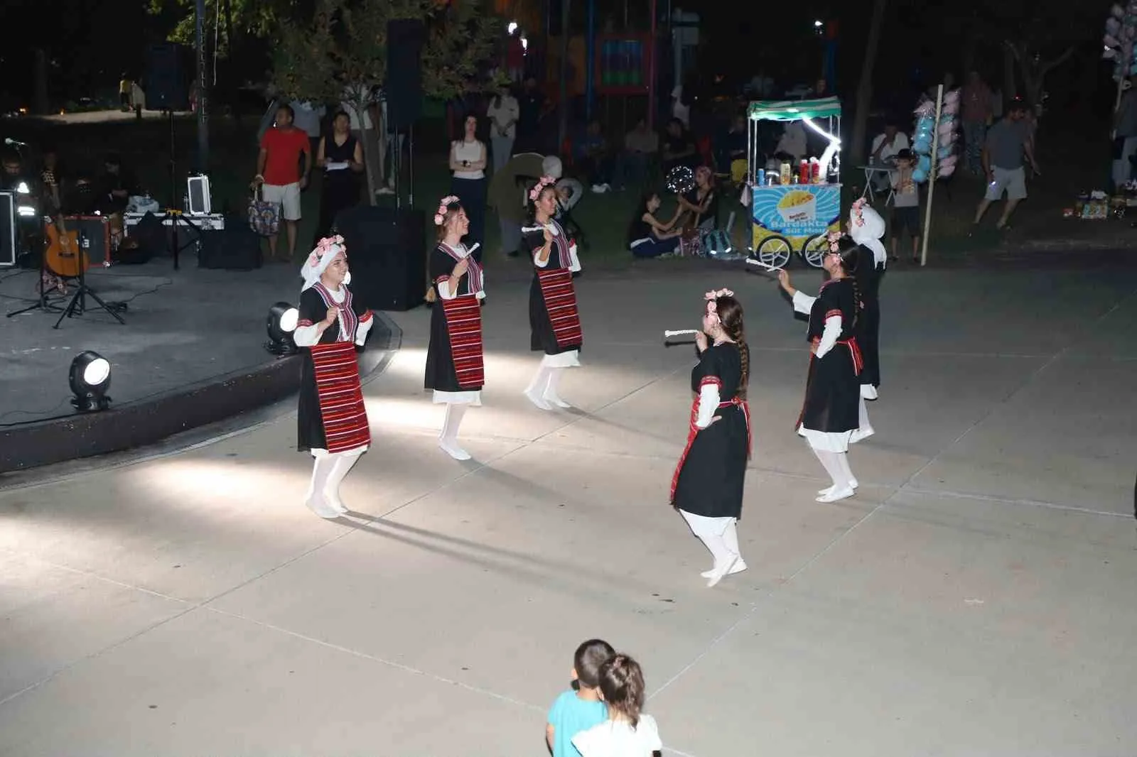 Seyirtepe’de müzik ve dans rüzgarı: Turgutlu gençlik için buluştu