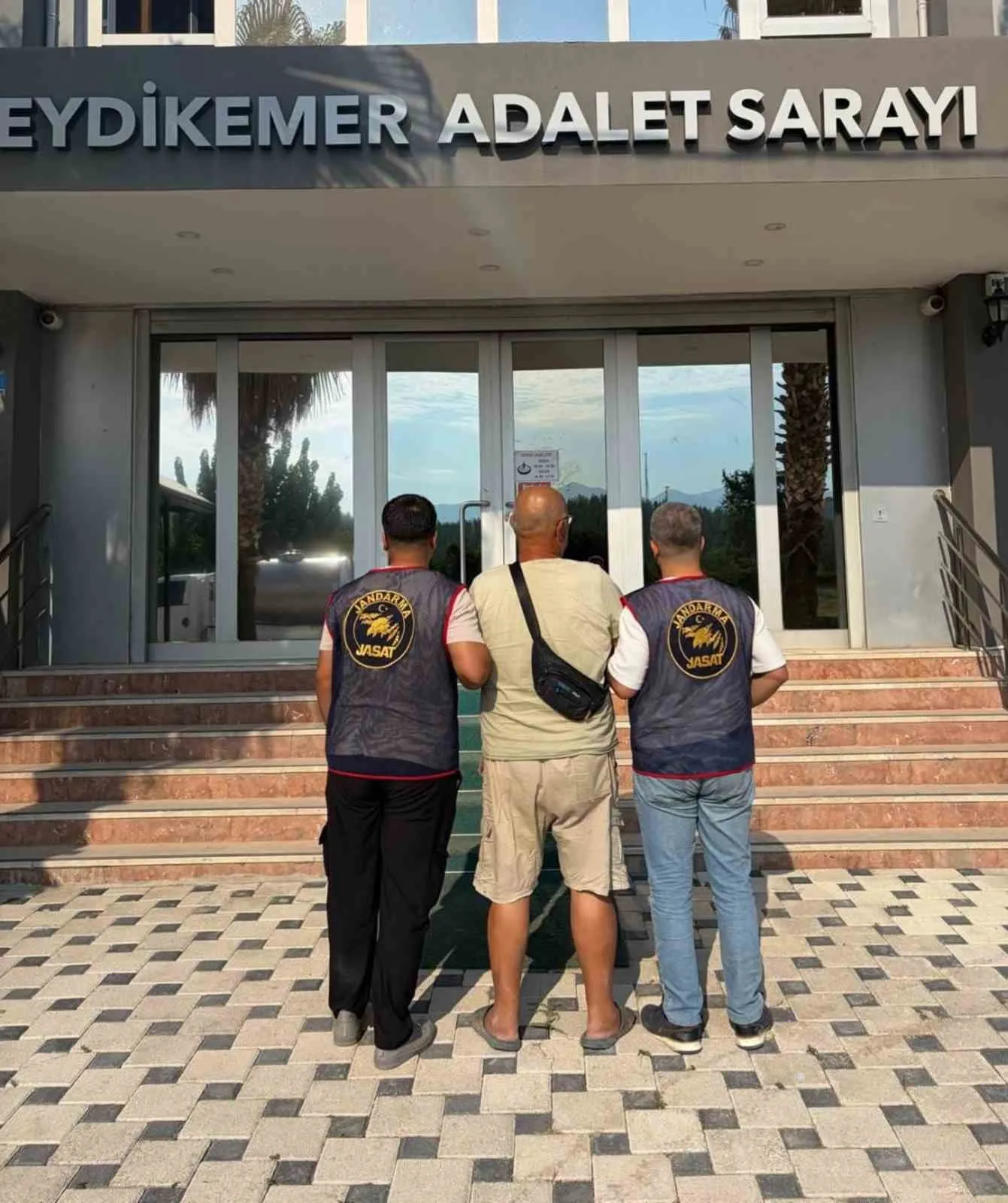 Muğla’da Jandarma Operasyonu: Bir Haftada 58 Aranan Şahıs Yakalandı, 24’ü Tutuklandı