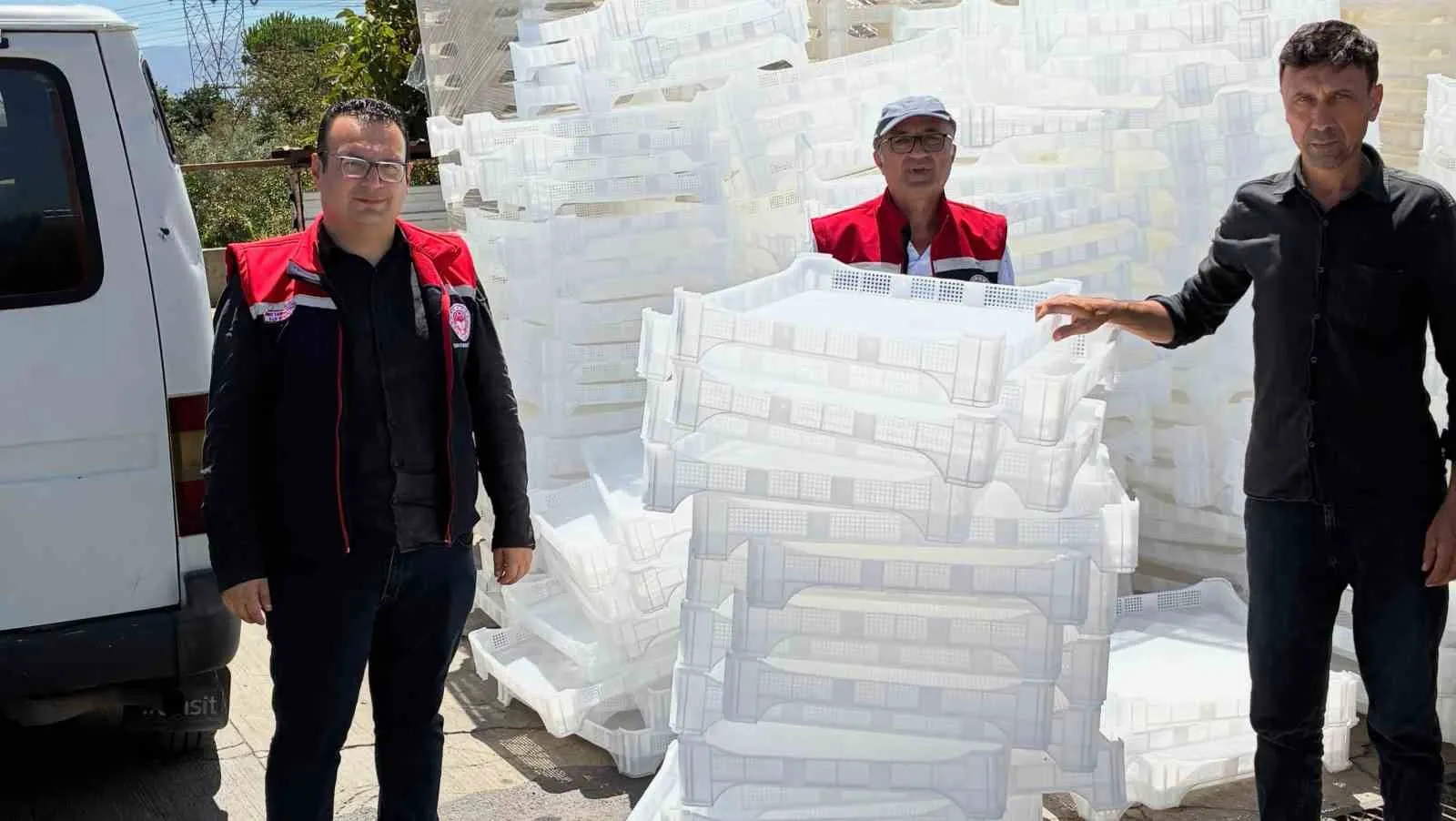 İncirliova’da incir üreticisine hijyen desteği: 650 kerevet dağıtıldı